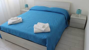 2 makuuhuonetta, silitysrauta/-lauta, ilmainen Wi-Fi, vuodevaatteet