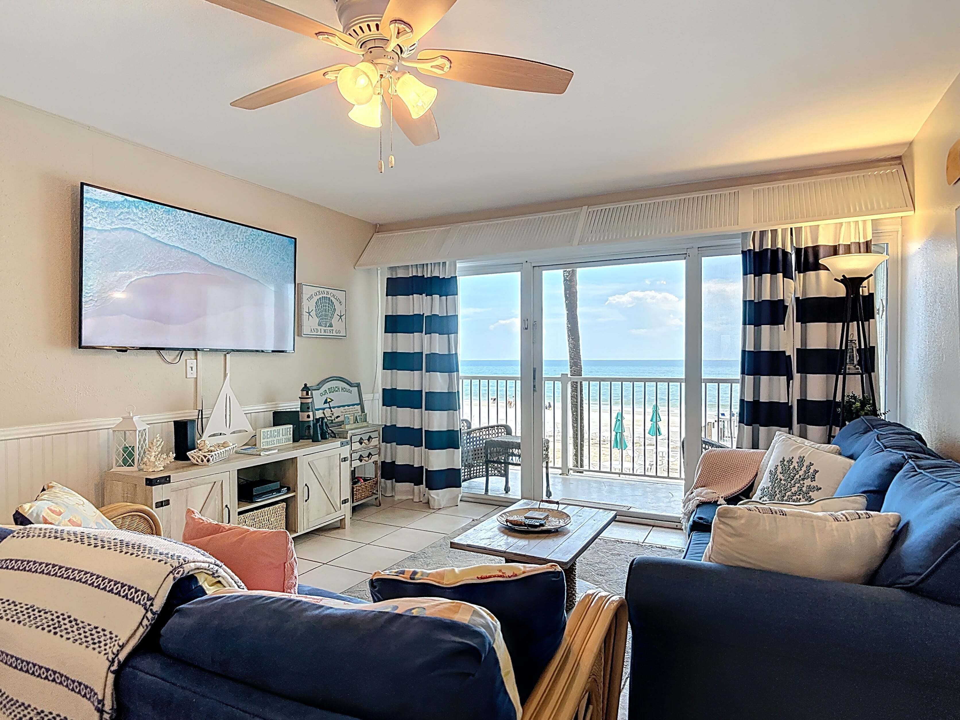 Tv, dvd-afspiller, bøger