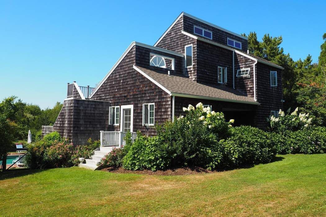 Gorgeous, Private, 5 min to ocean beaches.  Family and Dog Friendly! SOH