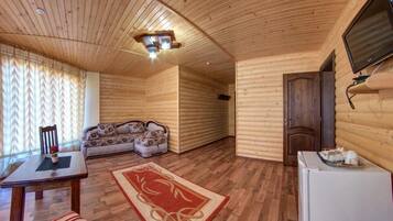 Luxury Room Standard | 1 bedroom, in-room safe, soundproofing, free WiFi