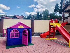 Children's play area - outdoor - Villa VLAD (Bukovel)