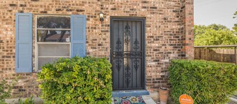 Amazing & Comfortable B&B, Rustic & Inviting Feel, NEW BIG A/C Unit and more