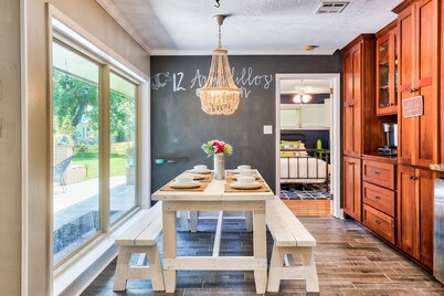 Camina hasta el centro, compra en Round Top.