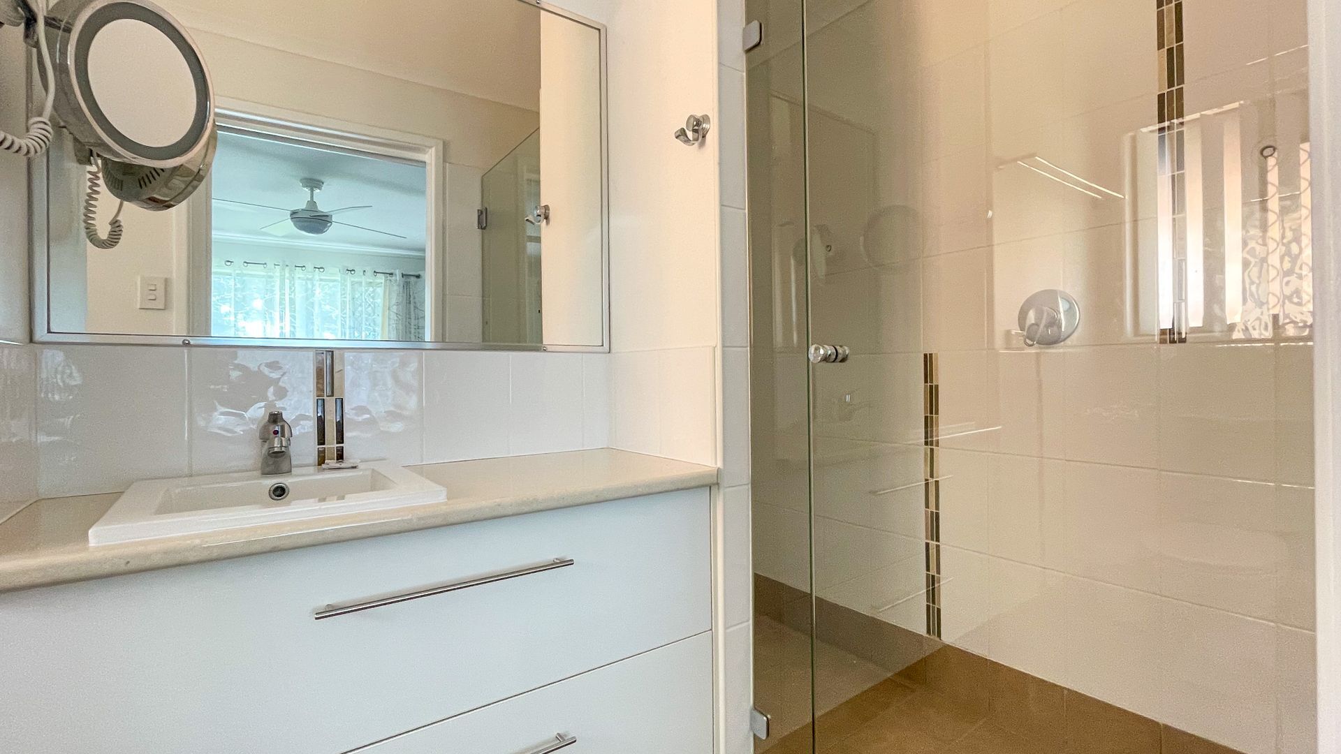 Yolanda - Burrum Heads- Beachfront - 3BR- Aircon — image 16