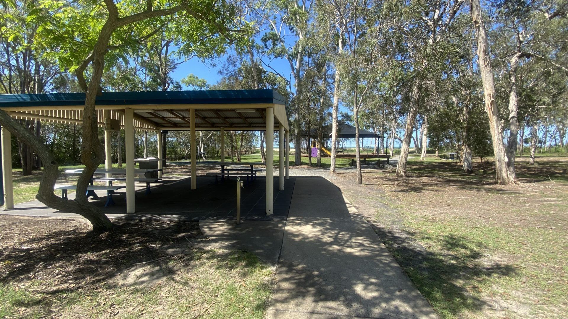 Yolanda - Burrum Heads- Beachfront - 3BR- Aircon — image 22