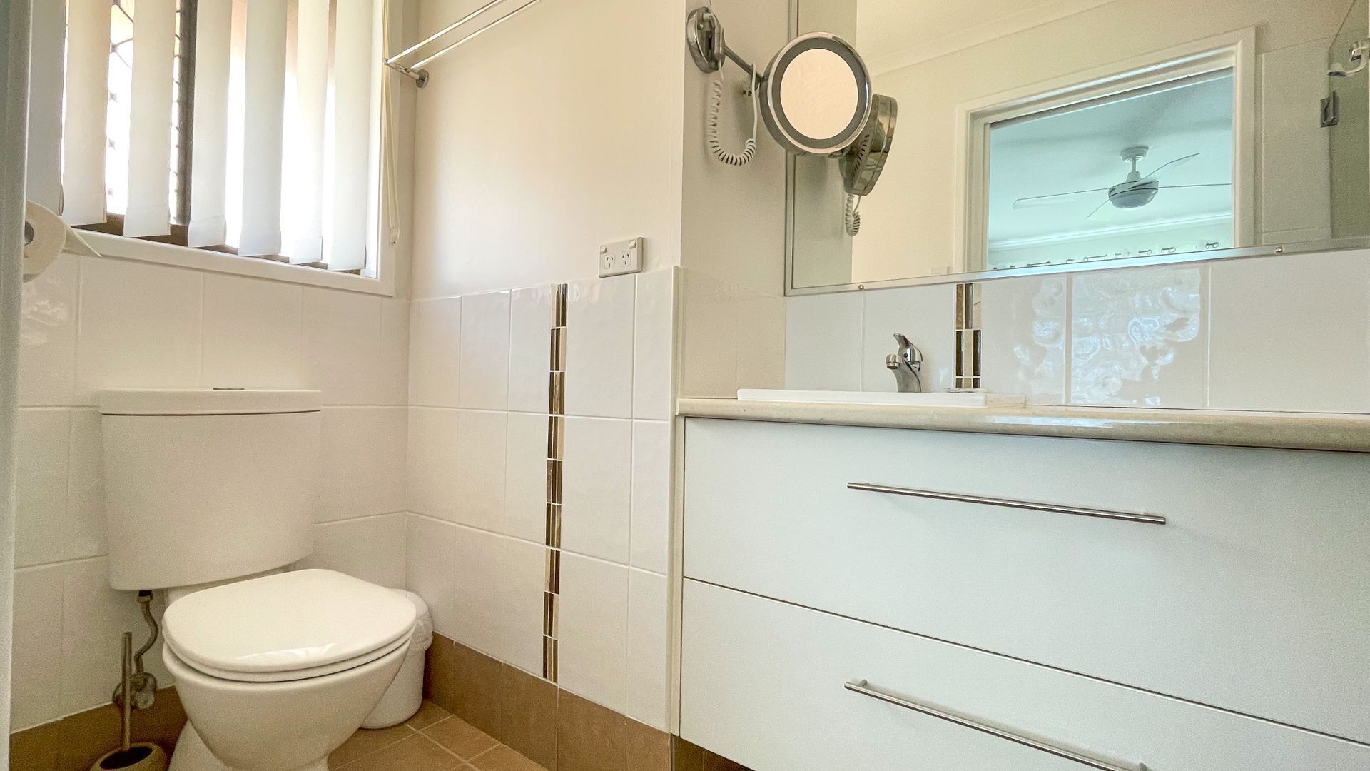 Yolanda - Burrum Heads- Beachfront - 3BR- Aircon — image 3