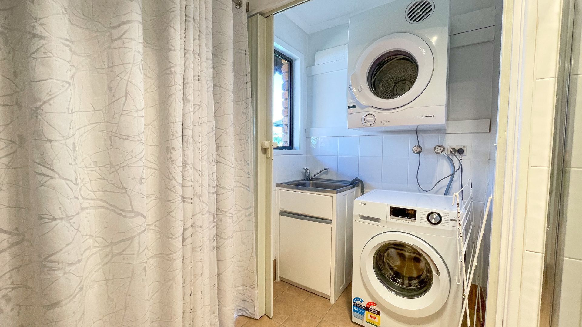 Yolanda - Burrum Heads- Beachfront - 3BR- Aircon — image 4