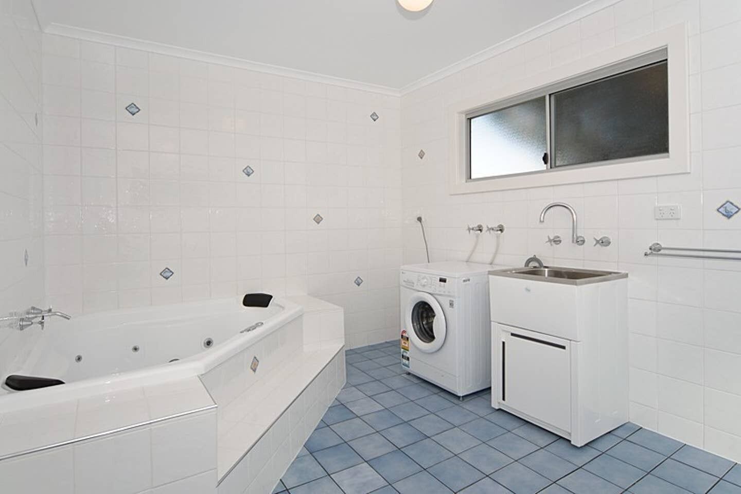 Decked Out Middleton - Ocean Views-Family Holidays — image 6
