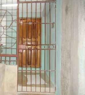 Entrée de l’hébergement