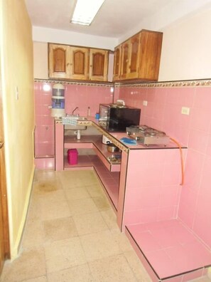 Appartement Confort | Cuisine privée | Grand réfrigérateur, plaque de cuisson