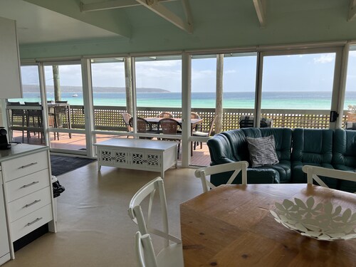 Beachfront + Stunning Views + Free WIFI + Air Con + Fireplace 