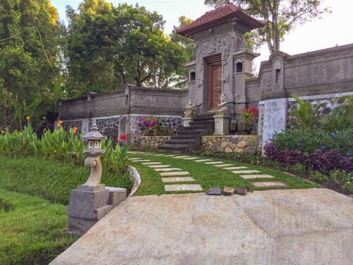 Villa Kedis Munduk - Balinese style villa