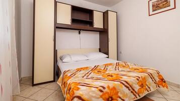 2 bedrooms, Internet, bed sheets