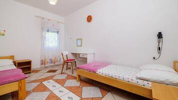 2 bedrooms, Internet, bed sheets