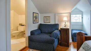 1 bedroom, down duvets, pillow-top beds, individually decorated