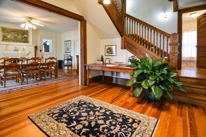 Free daily continental breakfast - Love Lane Bed & Breakfast (Waynesville)