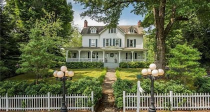 Love Lane Bed & Breakfast