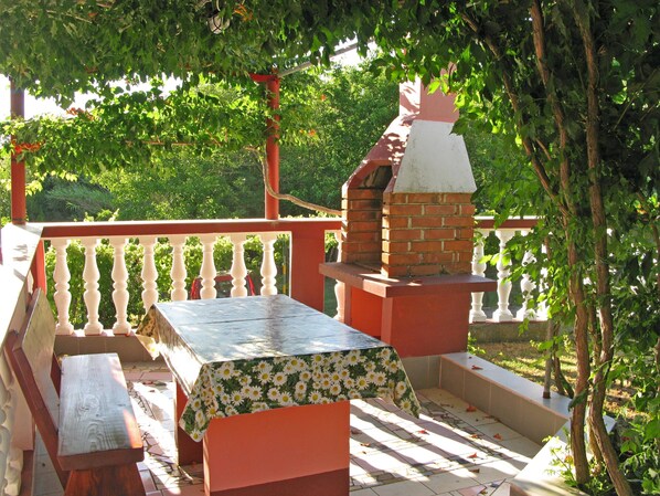 Outdoor dining - Apartments Josip, (16027), Lopar, hr (Lopar)