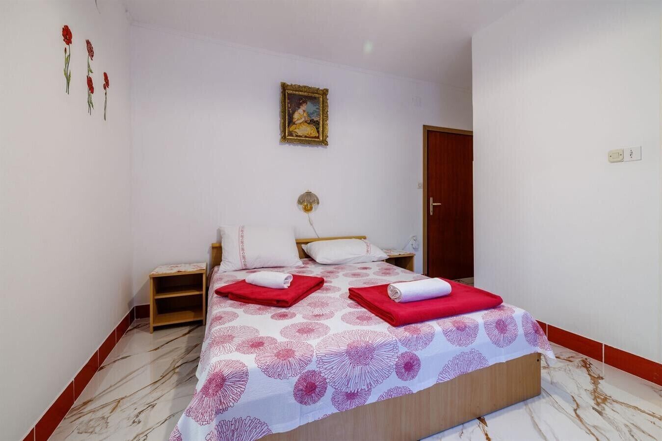 1 bedroom, internet, bed sheets