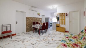 Dining - Apartments Josip, (16024), Lopar, hr (Lopar)