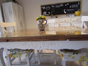 Family Townhome | Private kitchen | Fridge, microwave, oven, cookware/dishes/utensils - Casa Nebel - Duplex (Concordia)