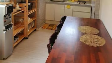 Shared fridge, electric kettle, cookware/dishes/utensils