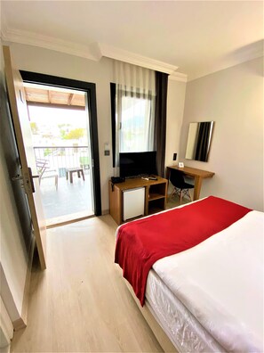 Premium bedding, minibar, in-room safe, soundproofing - Modern Life Bodrum Otel (Bodrum)