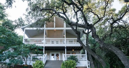 Renovated Historic Lakefront Gem Overlooking Lake Travis and Jones Brothers Park