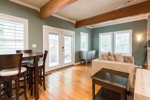 TV, fireplace, Netflix, streaming services