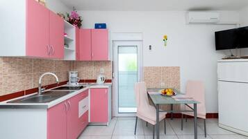 Refrigerador, utensilios de cocina