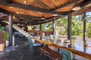 Outdoor dining - Maka Hotel Boutique (Tulum)