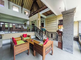 Sala de estar en el lobby