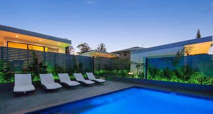 April Sun Villa - Beachfront Villas in the heart of Byron Bay