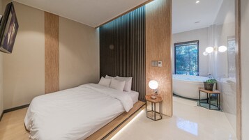 Cortinas blackout, sistema de insonorización y wifi gratis 