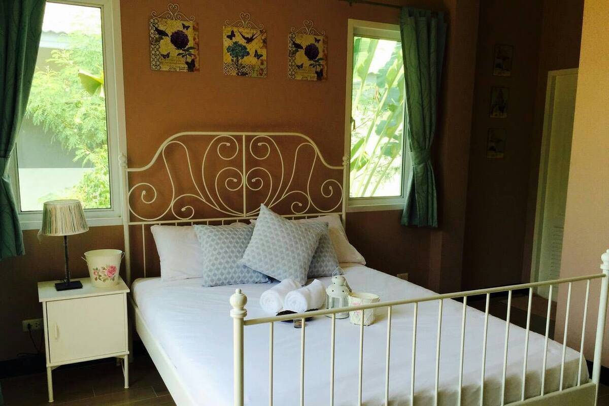 Comfort House, 3 Bedrooms | Iron/ironing board (on request), rollaway beds, free WiFi, bed sheets