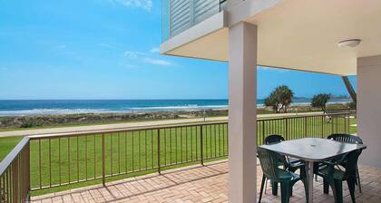 Bilinga Beach 4 - Absolute Beachfront