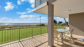 Unclassified image, 5 of 13, button - Bilinga Beach 4 - Absolute Beachfront (Bilinga)