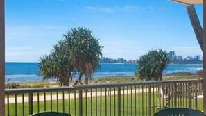 Property grounds - Bilinga Beach 4 - Absolute Beachfront (Bilinga)