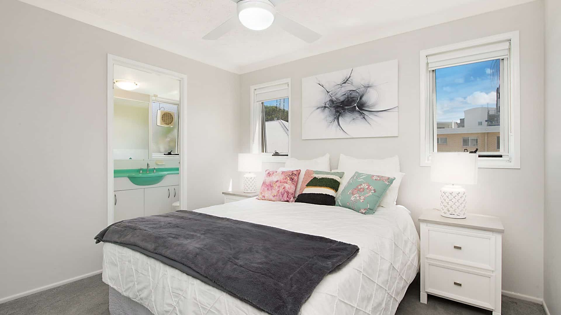 Caribbean 8 - Bilinga/ North Kirra Beachfront - Min. 3 Night Stays! — image 5