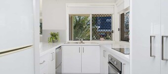 Caribbean 8 - Bilinga/ North Kirra Beachfront - Min. 3 Night Stays!