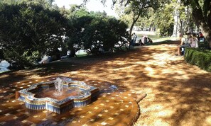 المنطقة المحيطة بالمنشأة