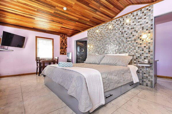 Luxury Cabin | Interior