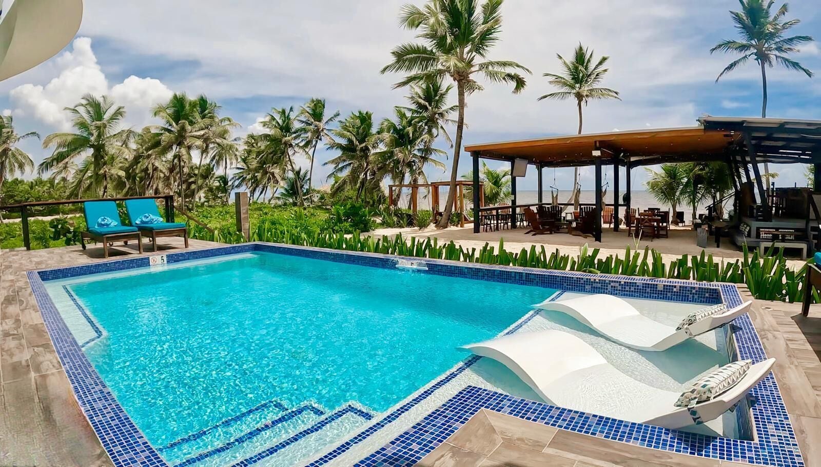 Outdoor pool, pool loungers