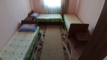 Shared Dormitory, Mixed Dorm, Shared Bathroom (3 Beds)