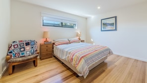 3 bedrooms, iron/ironing board, free WiFi, wheelchair access - Disabled access and wheelchair friendly, pets allowed, disabled bathroom (Cowes)