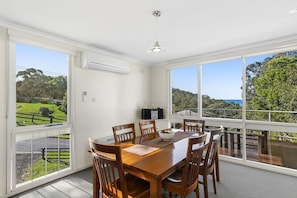 Dining - Lorne Escape (Lorne)