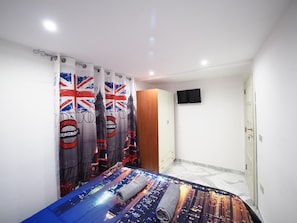 Rollaway beds, free WiFi, bed sheets