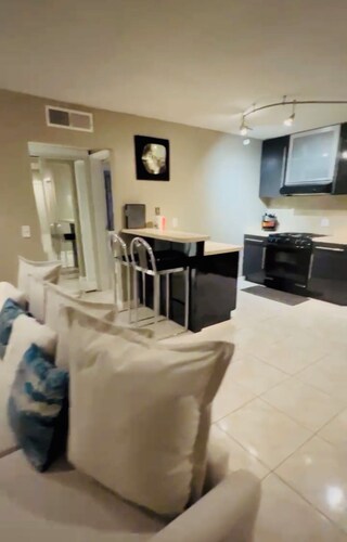 Walk to VA,  University of Florida, & Shands at UF