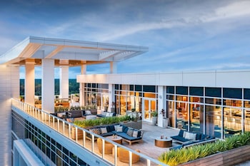 Lounge at JW Marriott Orlando Bonnet Creek Resort & Spa