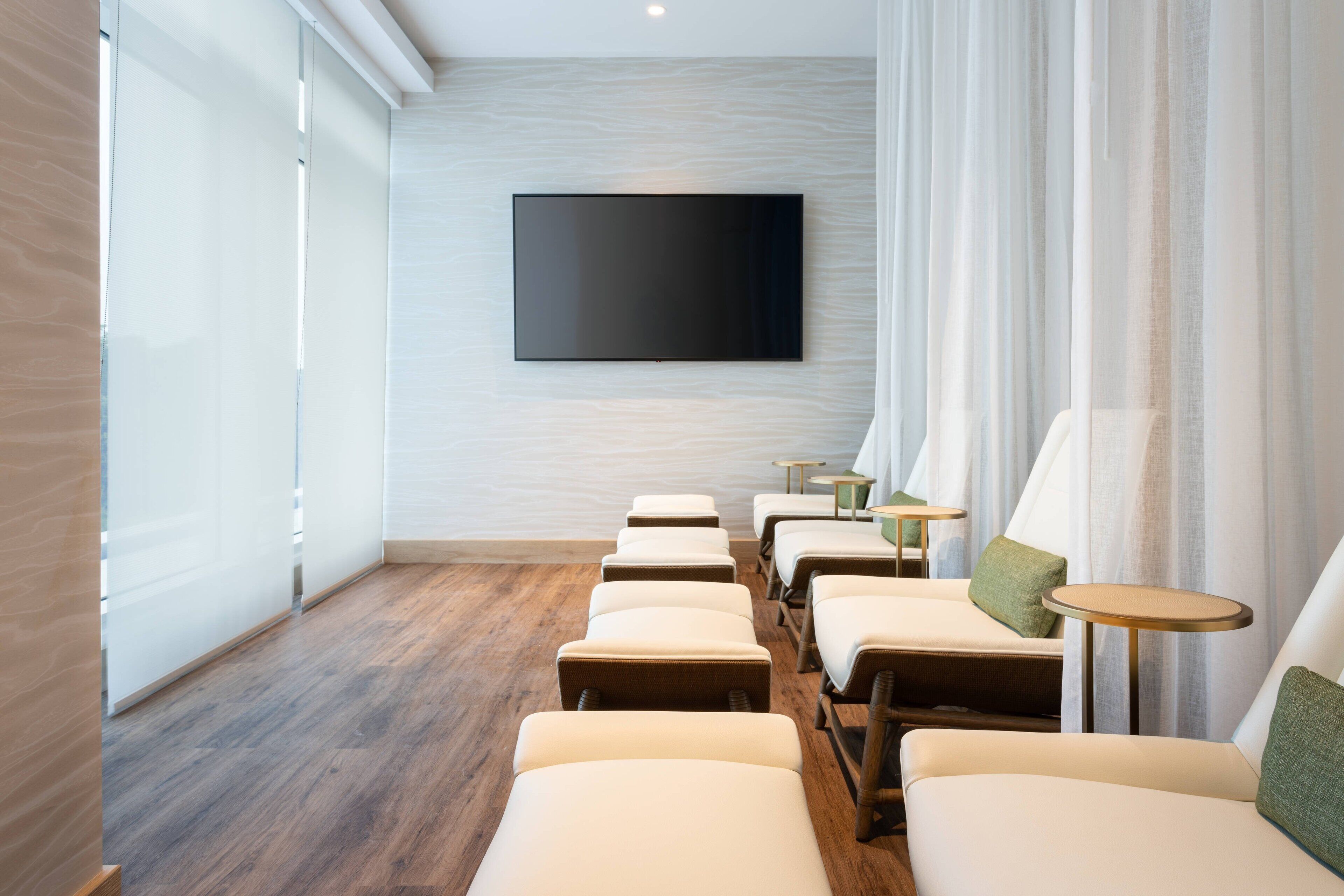 couples treatment room(s), sauna, hot tub, steam room, body treatments